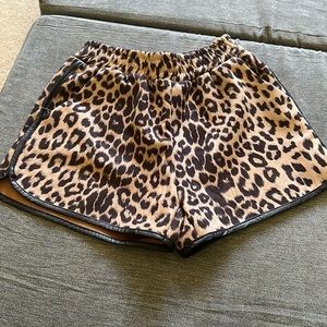 NWT Snooki Shop leopard soft leopard high waisted dress paints. Has pockets.